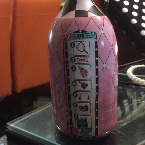 LOL Surprise! Fuzzy Pets Makeover Series - Picture 2 of 3